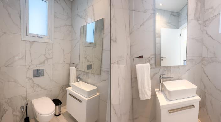 Image No.42-4 Bed Villa / Detached for sale