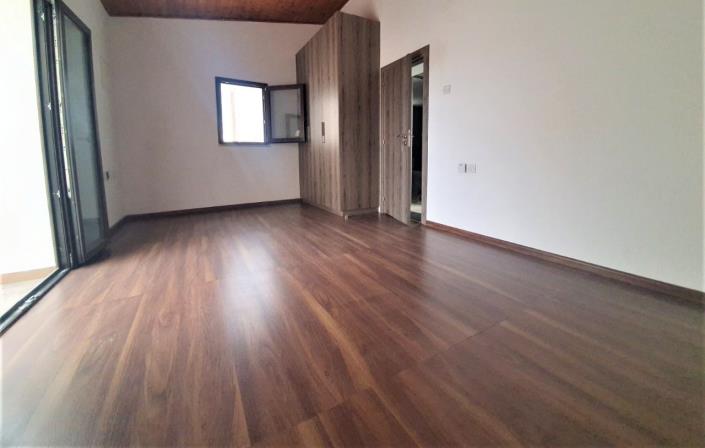 Image No.12-2 Bed House for sale