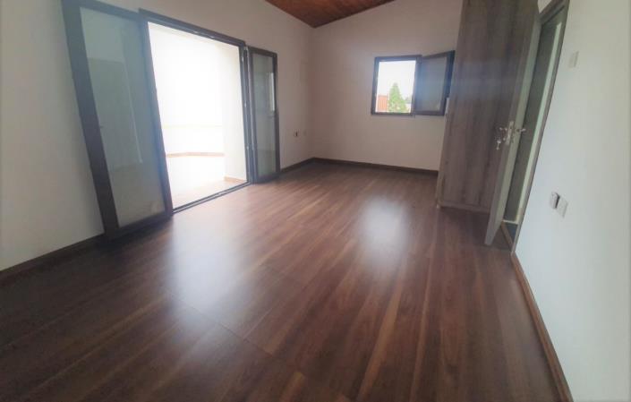 Image No.13-2 Bed House for sale