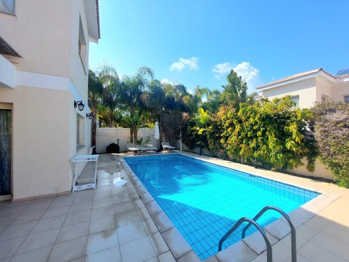 Image No.2-Maison / Villa de 3 chambres à vendre à Cape Greco