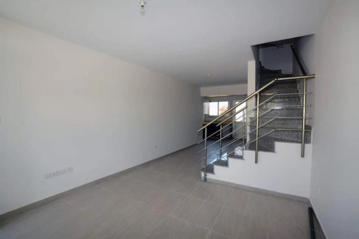 Image No.8-2 Bed Townhouse for sale