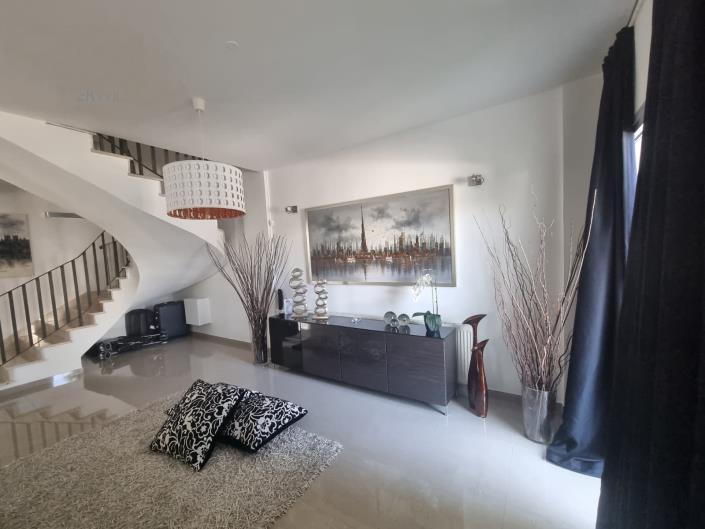 Image No.4-5 Bed House/Villa for sale