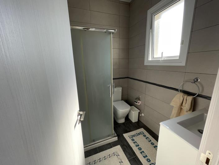 Image No.12-4 Bed Villa / Detached for sale