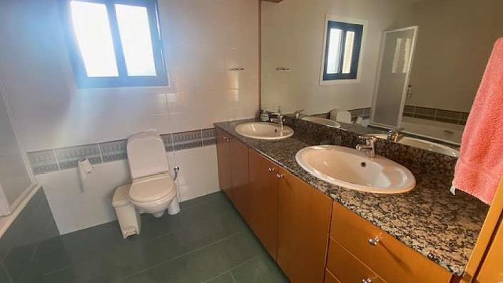 Image No.22-Villa de 4 chambres à vendre à Larnaca