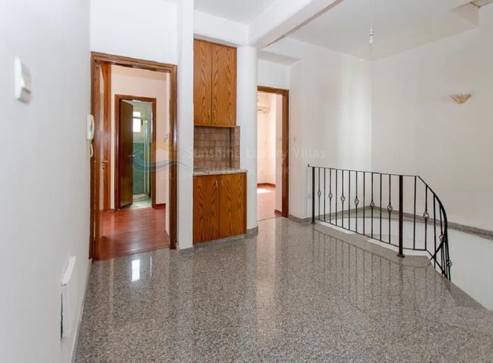 Image No.6-Commercial de 8 chambres à vendre à Limassol