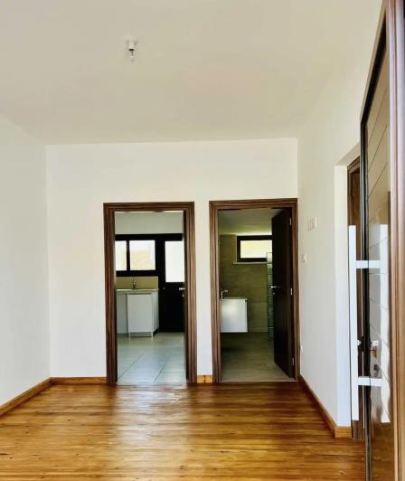 Image No.10-4 Bed House/Villa for sale