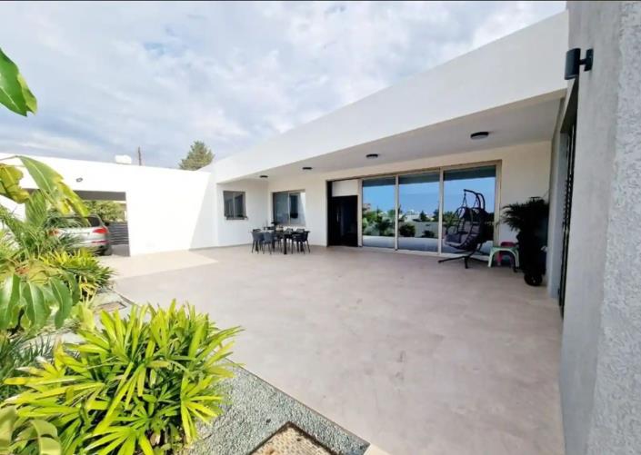 Image No.2-Bungalow de 3 chambres à vendre à Emba