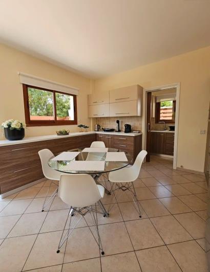 Image No.3-Villa de 3 chambres à vendre à Emba