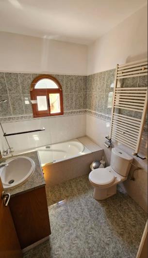 Image No.7-Villa de 3 chambres à vendre à Emba