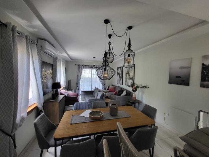 Image No.15-4 Bed Townhouse for sale