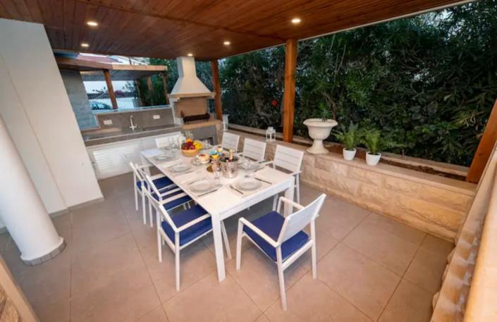 Image No.8-4 Bed Villa for sale