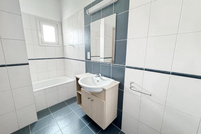 Image No.14-2 Bed Townhouse for sale