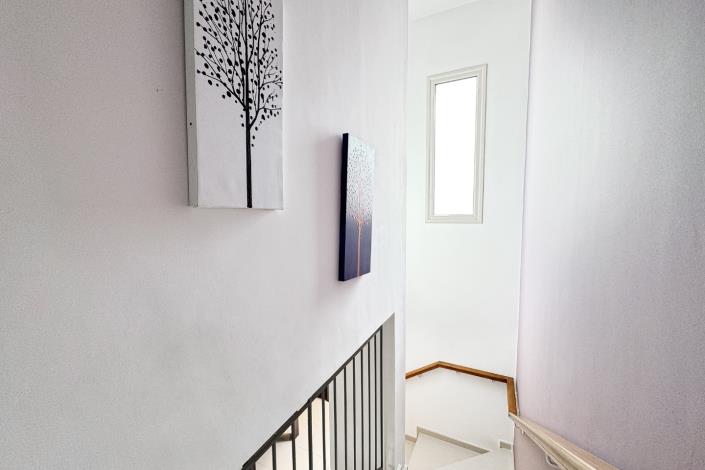 Image No.12-2 Bed Townhouse for sale