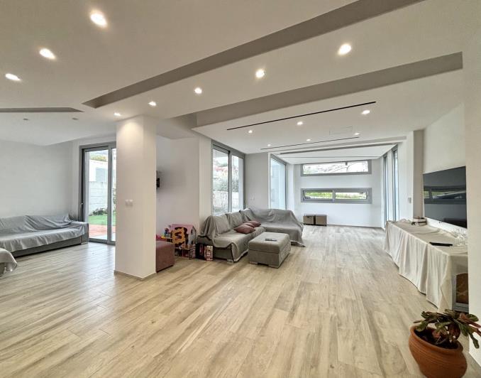 Image No.17-4 Bed Villa for sale