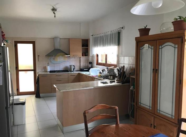 Image No.4-4 Bed Townhouse for sale