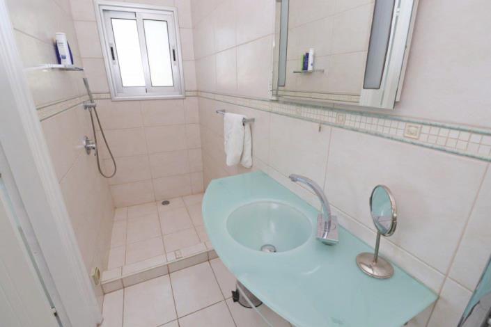 Image No.17-5 Bed Villa for sale