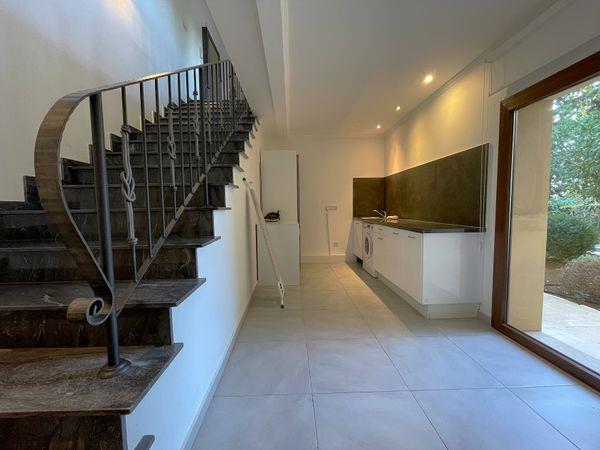 Image No.11-5 Bed Villa for sale