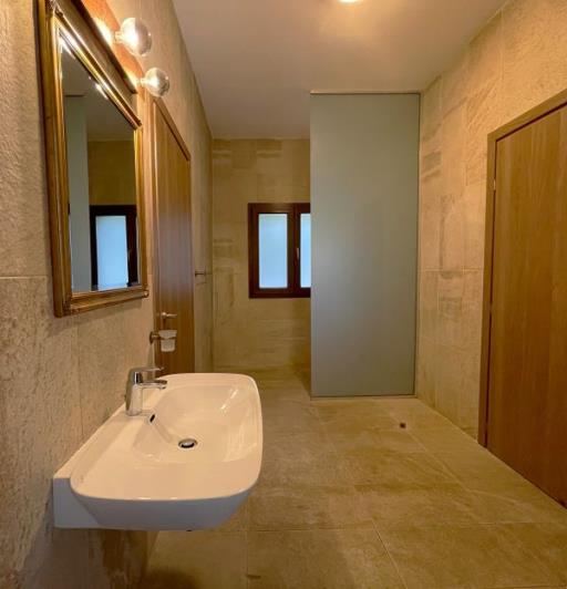 Image No.17-5 Bed Villa for sale