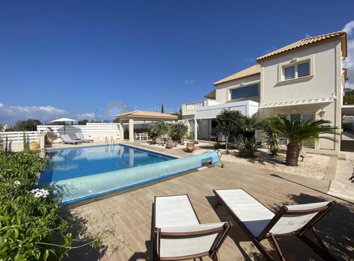 Image No.3-3 Bed Villa for sale