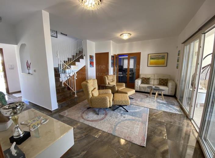 Image No.21-3 Bed Villa for sale