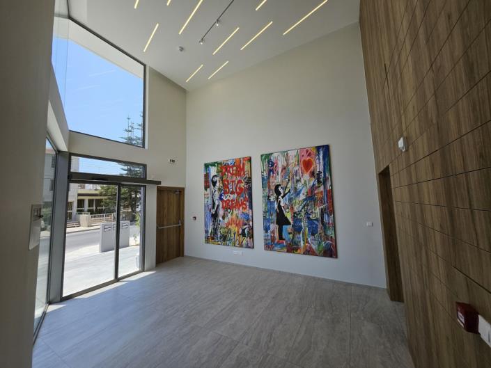 Image No.3-Commercial à vendre à Zakaki