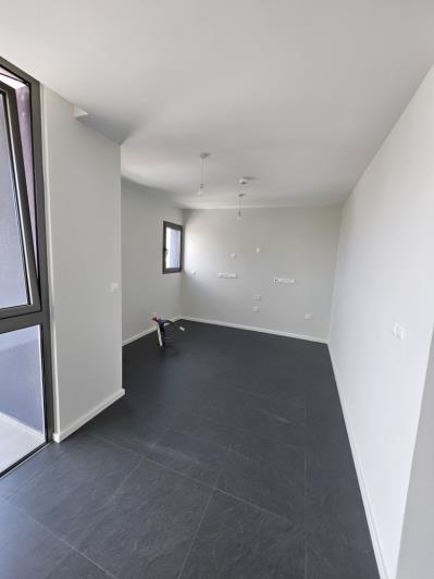 Image No.10-Commercial à vendre à Zakaki