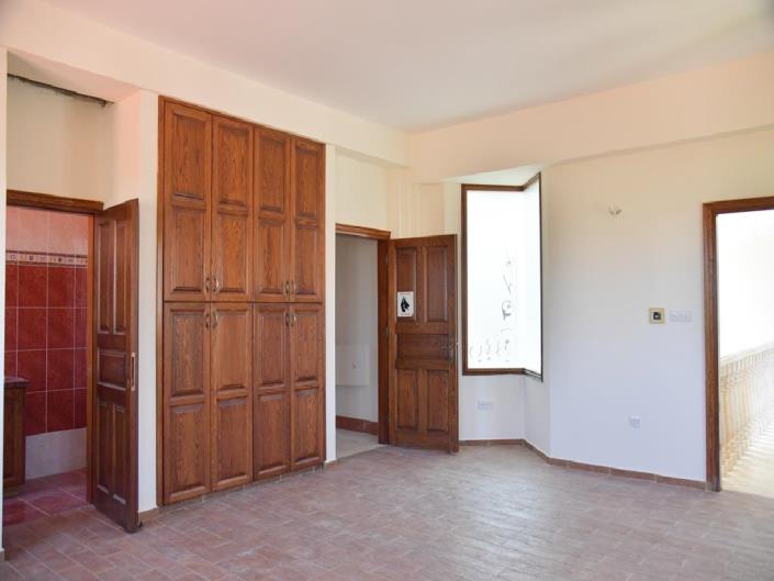 Image No.12-5 Bed Villa for sale