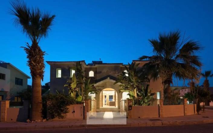 Image No.2-Villa de 6 chambres à vendre à Universal