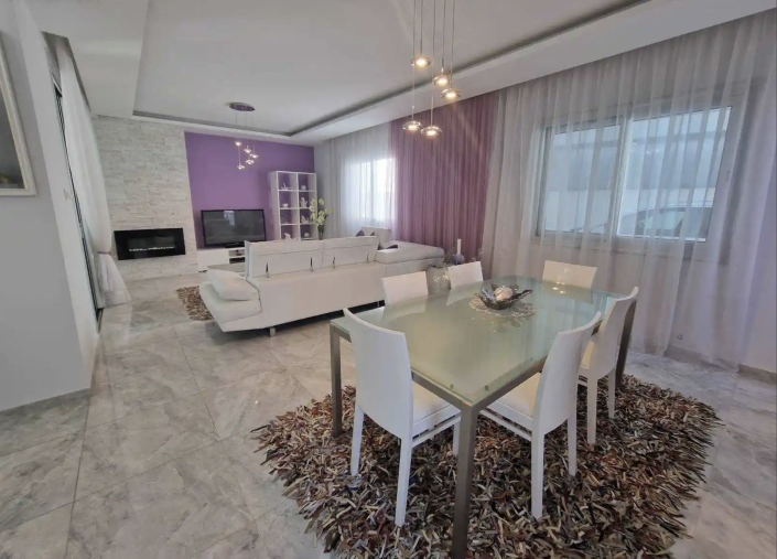 Image No.2-Villa de 5 chambres à vendre à Parekklisia