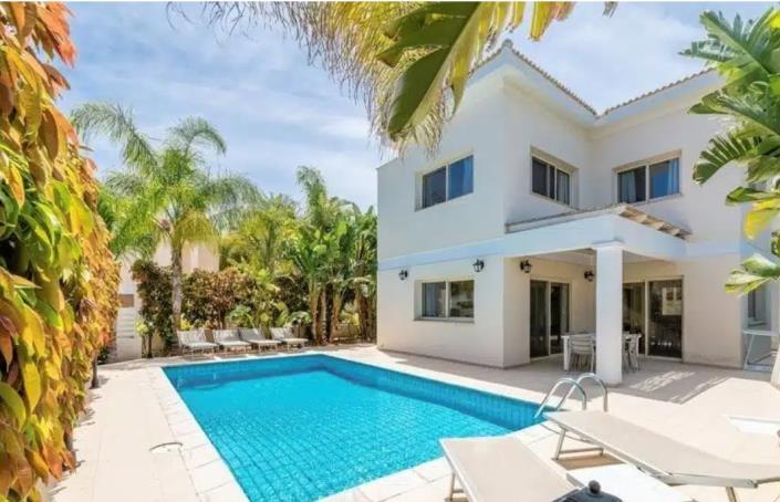 Image No.3-Villa de 3 chambres à vendre à Cape Greco