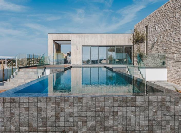 Image No.3-Villa de 4 chambres à vendre à Sea Caves