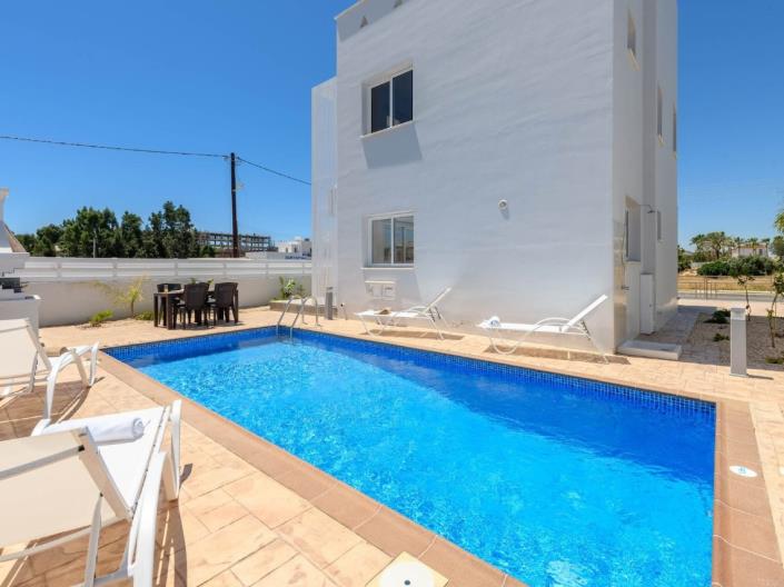 Image No.2-3 Bed Villa for sale