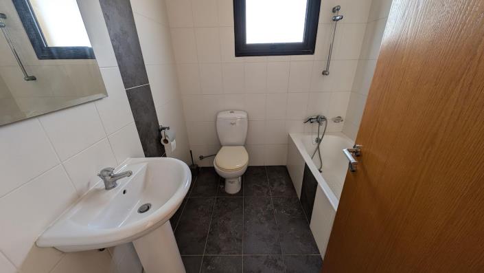 Image No.19-4 Bed Townhouse for sale