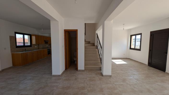 Image No.20-4 Bed Townhouse for sale