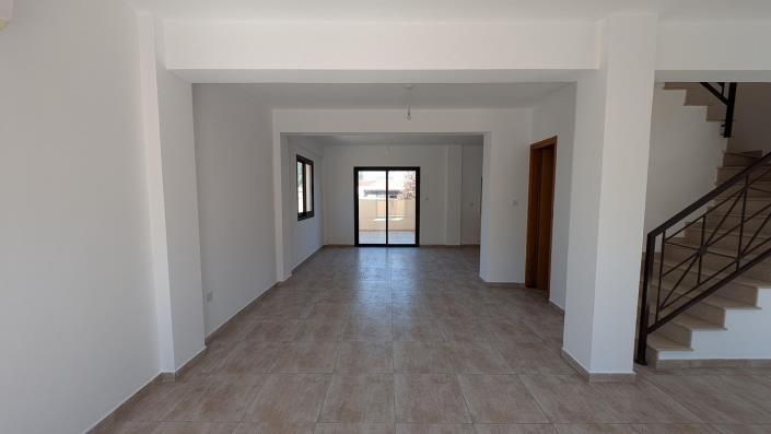 Image No.25-4 Bed Townhouse for sale