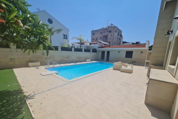 Image No.2-Villa de 5 chambres à vendre à Agios Nicolaos