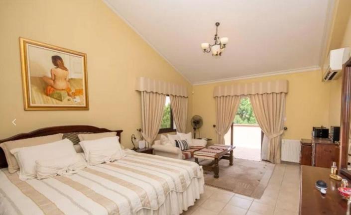 Image No.17-5 Bed Villa for sale