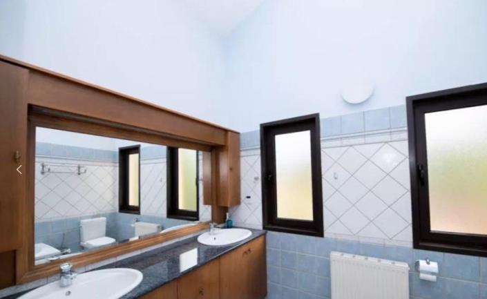 Image No.25-5 Bed Villa for sale