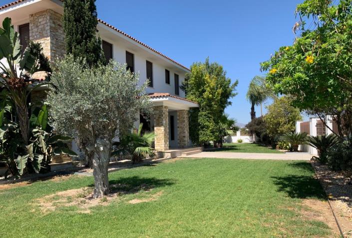 Image No.4-Villa de 6 chambres à vendre à Dromolaxia