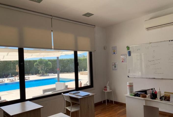 Image No.5-Villa de 6 chambres à vendre à Dromolaxia