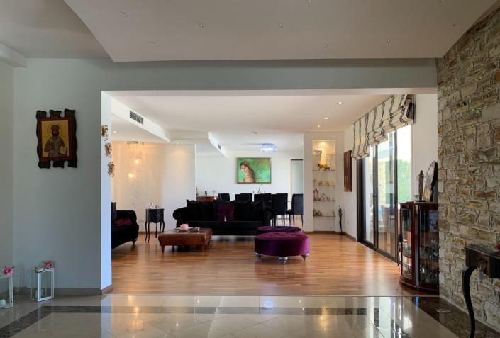 Image No.17-Villa de 6 chambres à vendre à Dromolaxia