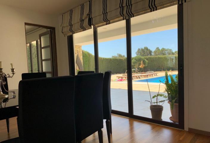 Image No.20-Villa de 6 chambres à vendre à Dromolaxia