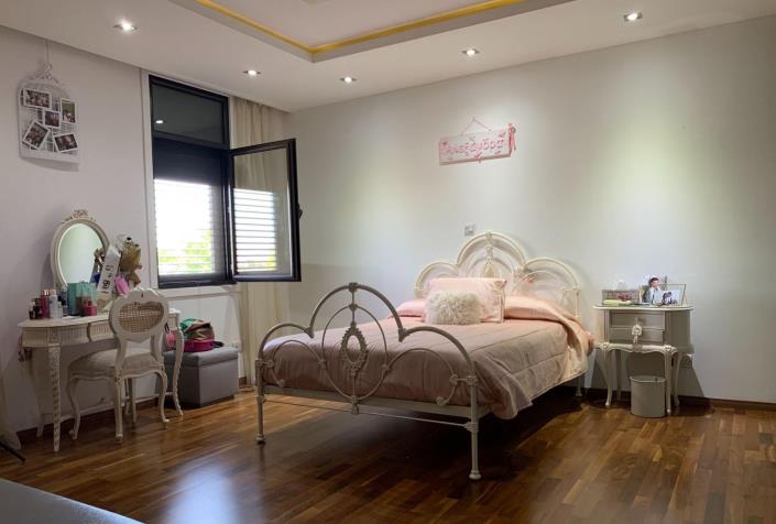 Image No.23-Villa de 6 chambres à vendre à Dromolaxia