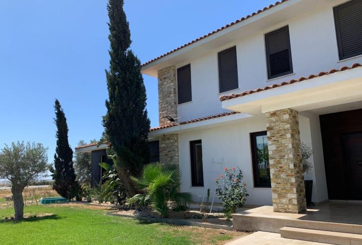 Image No.27-Villa de 6 chambres à vendre à Dromolaxia