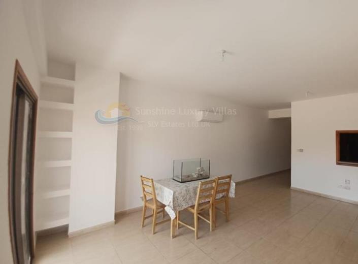 Image No.2-Appartement de 2 chambres à vendre à Finikoudes