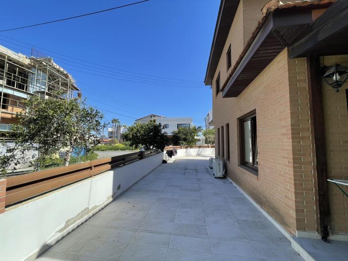 Image No.2-3 Bed Villa for sale