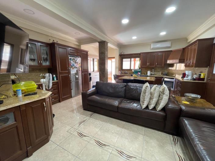 Image No.17-Villa de 4 chambres à vendre à Aradippou