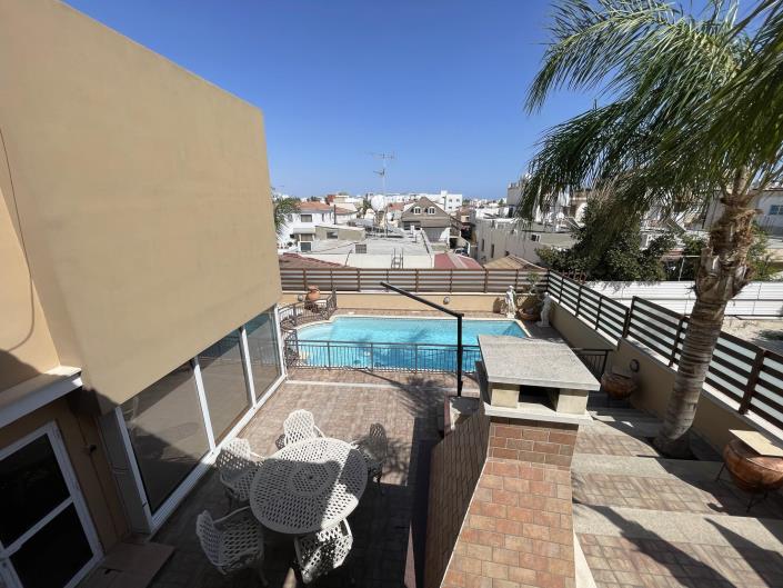 Image No.19-Villa de 4 chambres à vendre à Aradippou