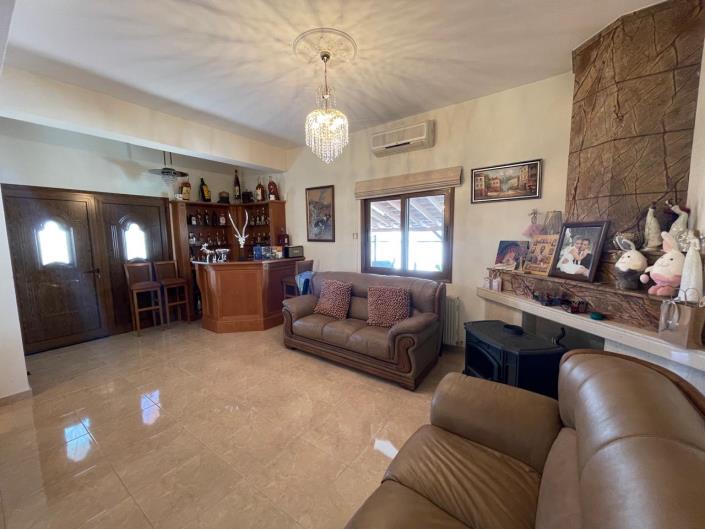 Image No.20-Villa de 4 chambres à vendre à Aradippou