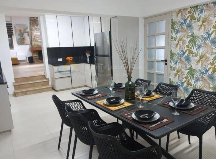 Image No.2-Villa de 5 chambres à vendre à Aradippou